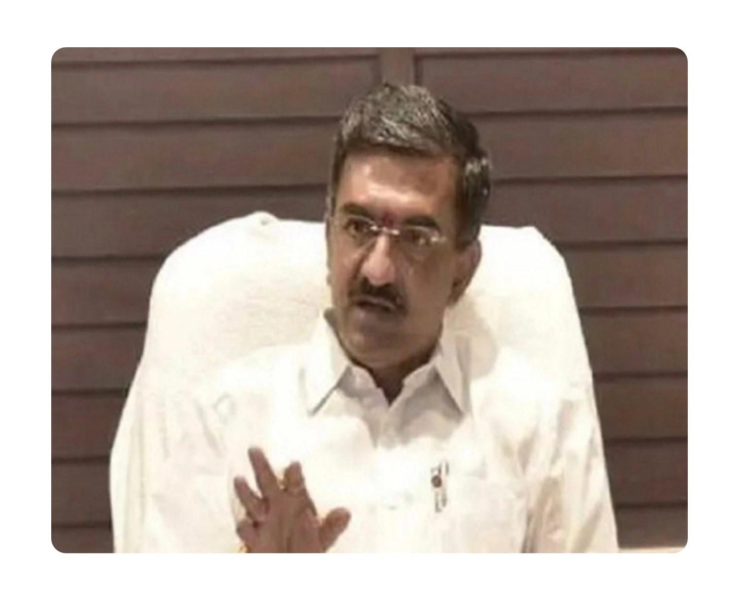 पालकमंत्री संतापले; शिवसैनिक व जनता योग्य उत्तर देईल